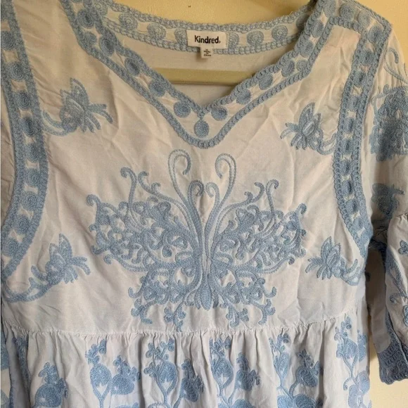 Kindred shirt Women's Medium White Blue Embroidered Blouse Boho Mexican floral - Picture 2 of 12